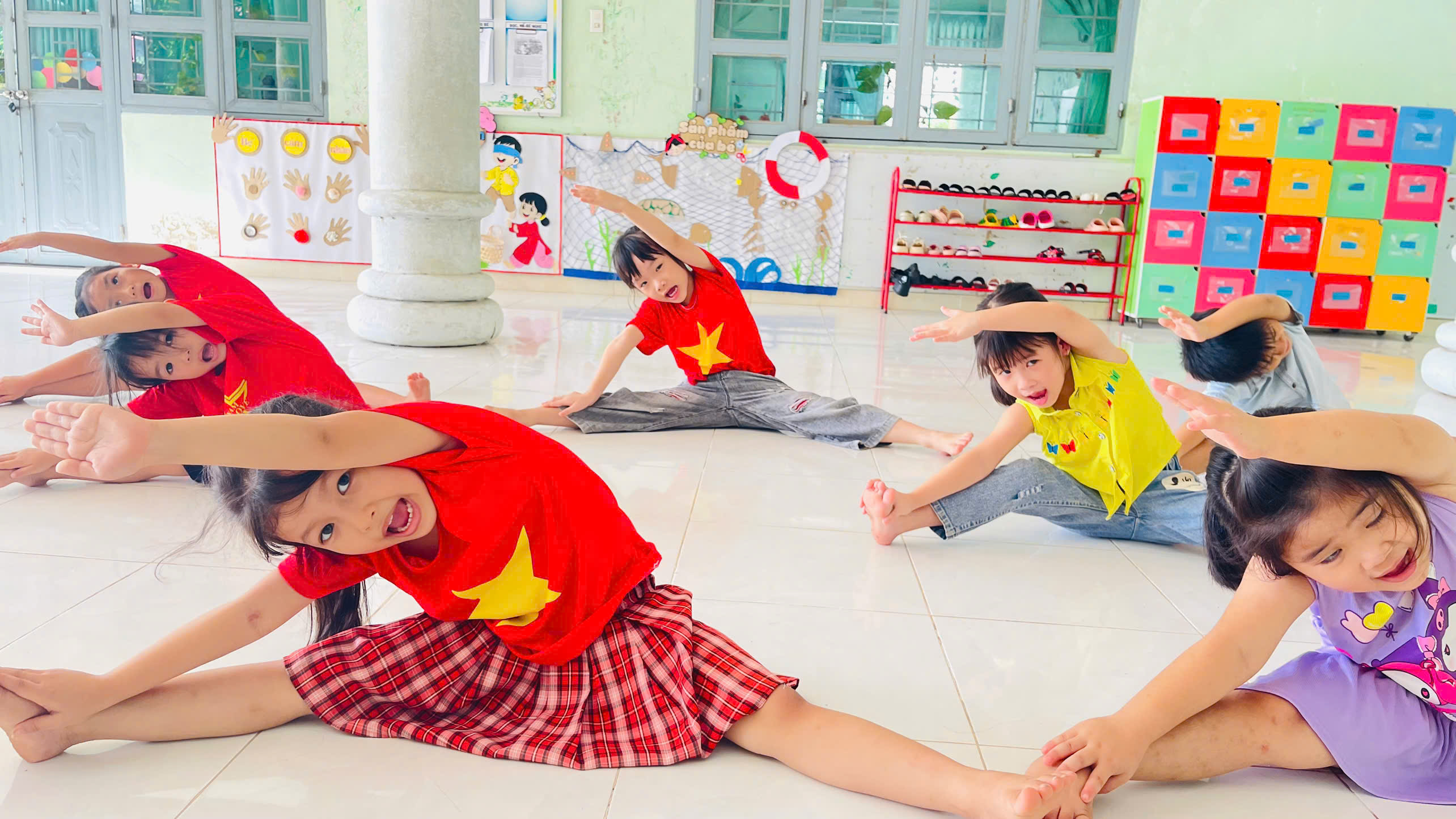 Nhà trường phối hợp với CTy Kim Tiền Thảo Group tổ chức dạy tiếng anh và Aerobic cho trẻ